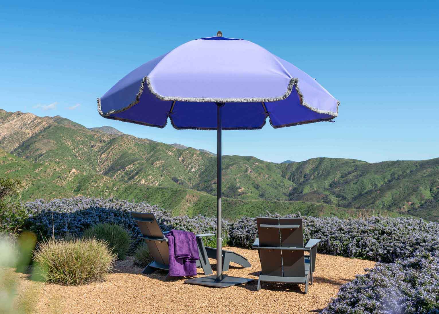 Image of Mirasol umbrella and furniture